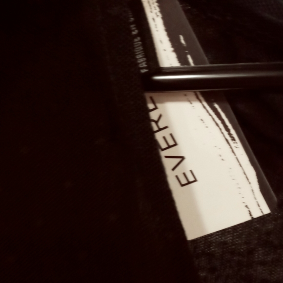 SOLD💜💙💜EVEREVE - SANCTUARY BLOUSE/BLACK/ VNECK ON BACK ONLY💙💜💙💜💙💜💙 - Picture 6 of 6